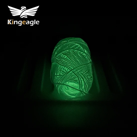 Kingeagle Produzione Miglior Prezzo 100% poliestere all'uncinetto Filato per maglieria che si illumina al buio